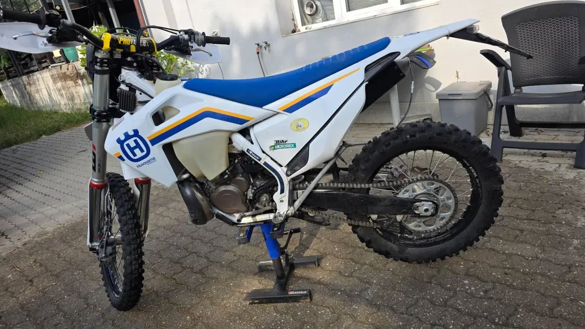Husqvarna TE 300i (2023)  (3)