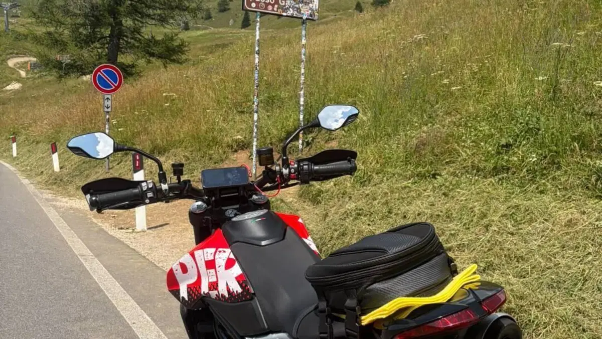 Ducati Hypermotard 950 RVE (2022 - 25)  (2)