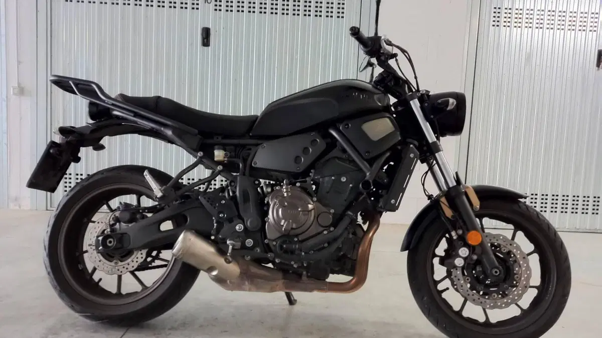 Yamaha XSR 700 ABS (2016 - 20)  (2)