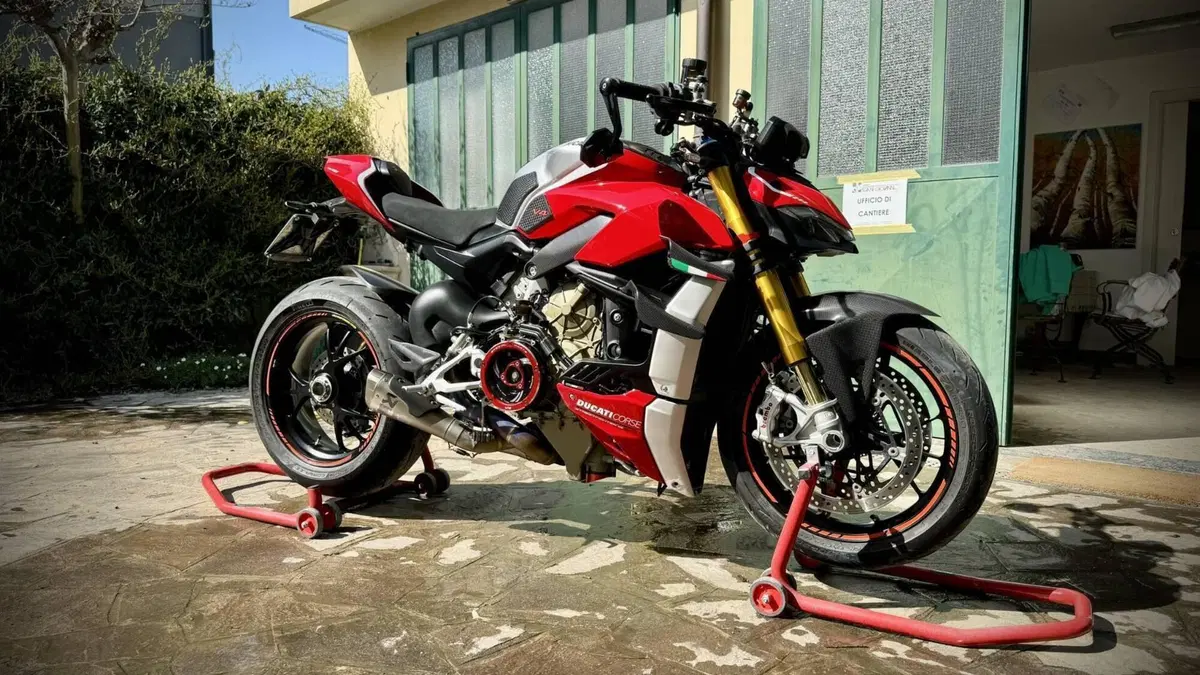 Ducati Streetfighter V4 1100 S (2021 - 22)  (2)
