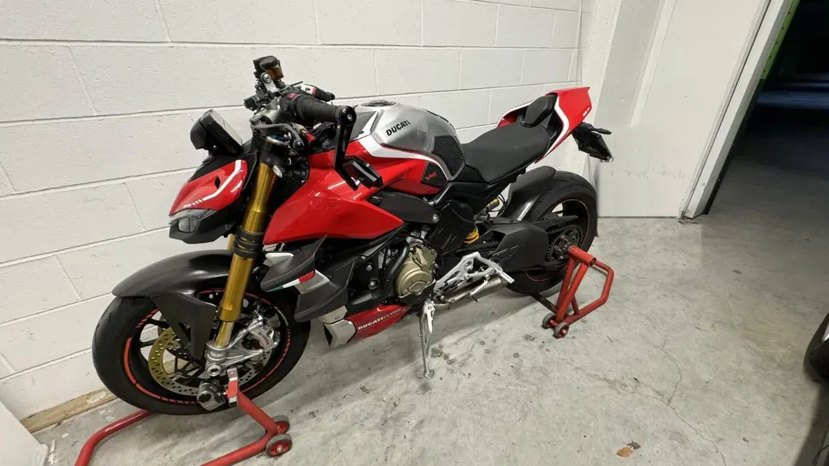 Ducati Streetfighter V4 1100 S (2021 - 22)  (20)