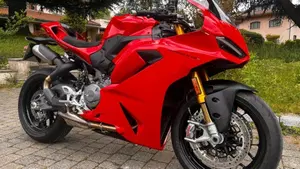 Ducati Panigale V2 S (2025 - 26)  (2)