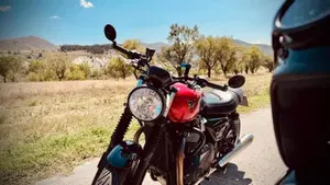 Triumph Speed Twin 900 Chrome Edition (2023)  (2)