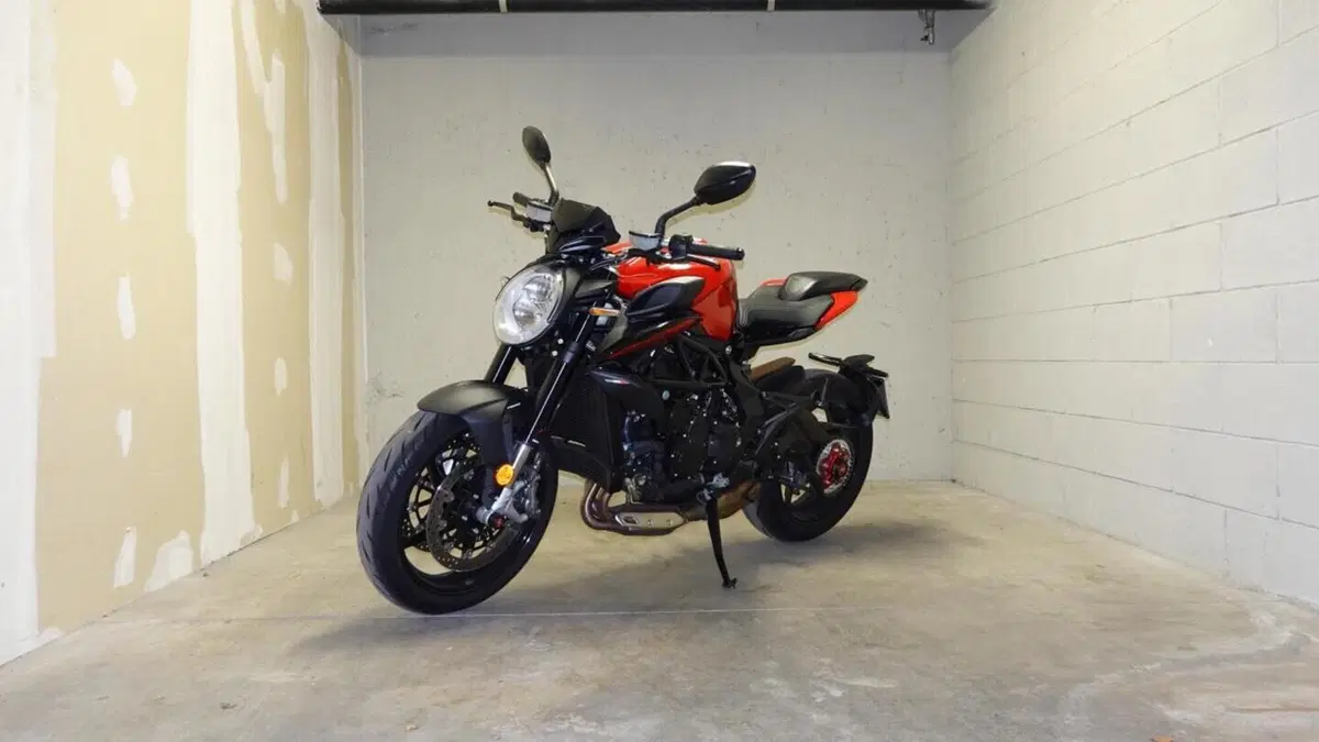 MV Agusta Brutale 800 Rosso (2021 - 23)  (2)