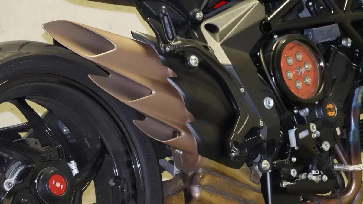 MV Agusta Brutale 800 Rosso (2021 - 23)  (3)