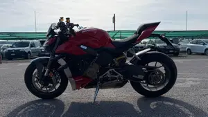 Ducati Streetfighter V4 1100 (2021 - 22)  (2)