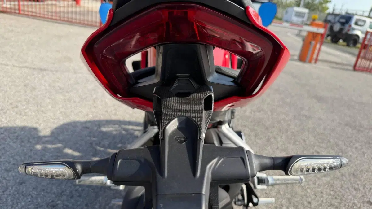 Ducati Streetfighter V4 1100 (2021 - 22)  (13)