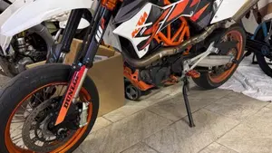 KTM 690 SMC (2008 - 11) 