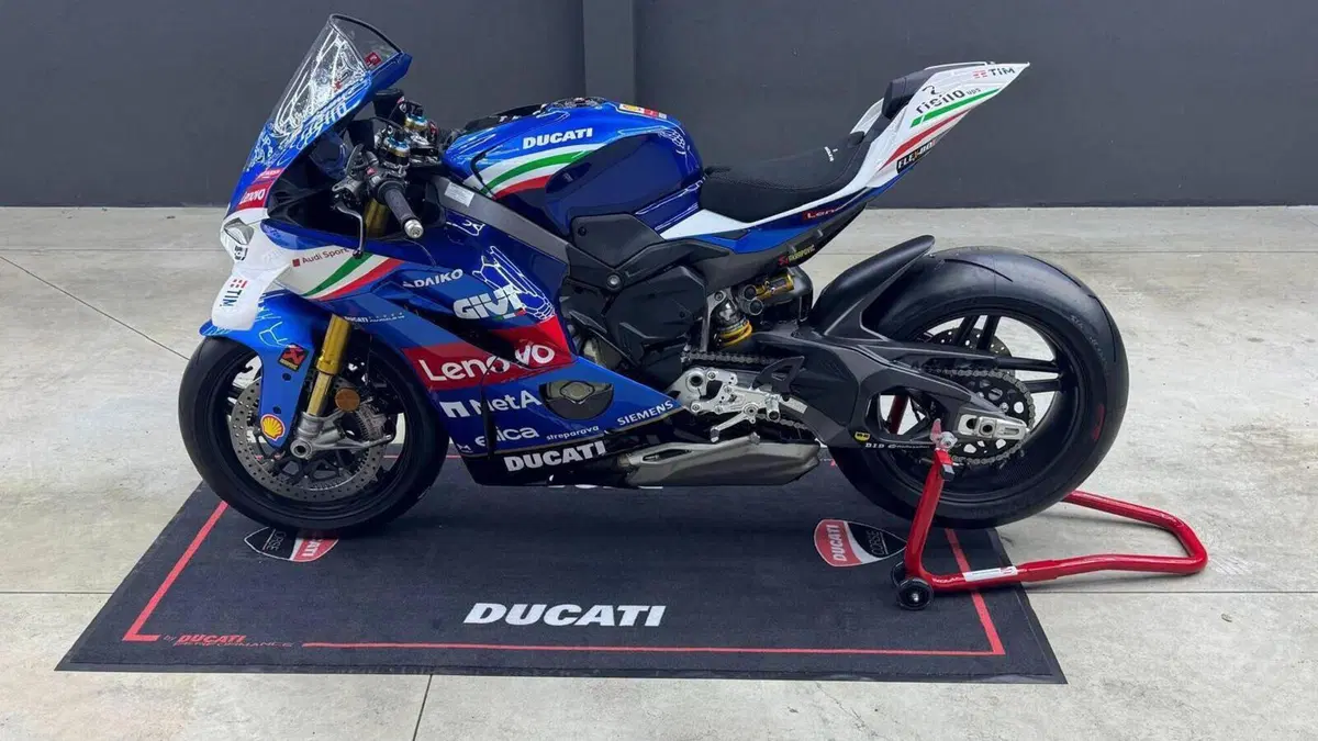 Ducati Panigale V4 Tricolore Italia (2025 - 26)  (4)