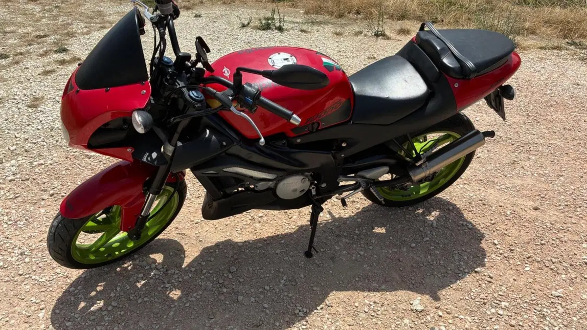 Aprilia Tuono 125 (2003 - 04)  (9)