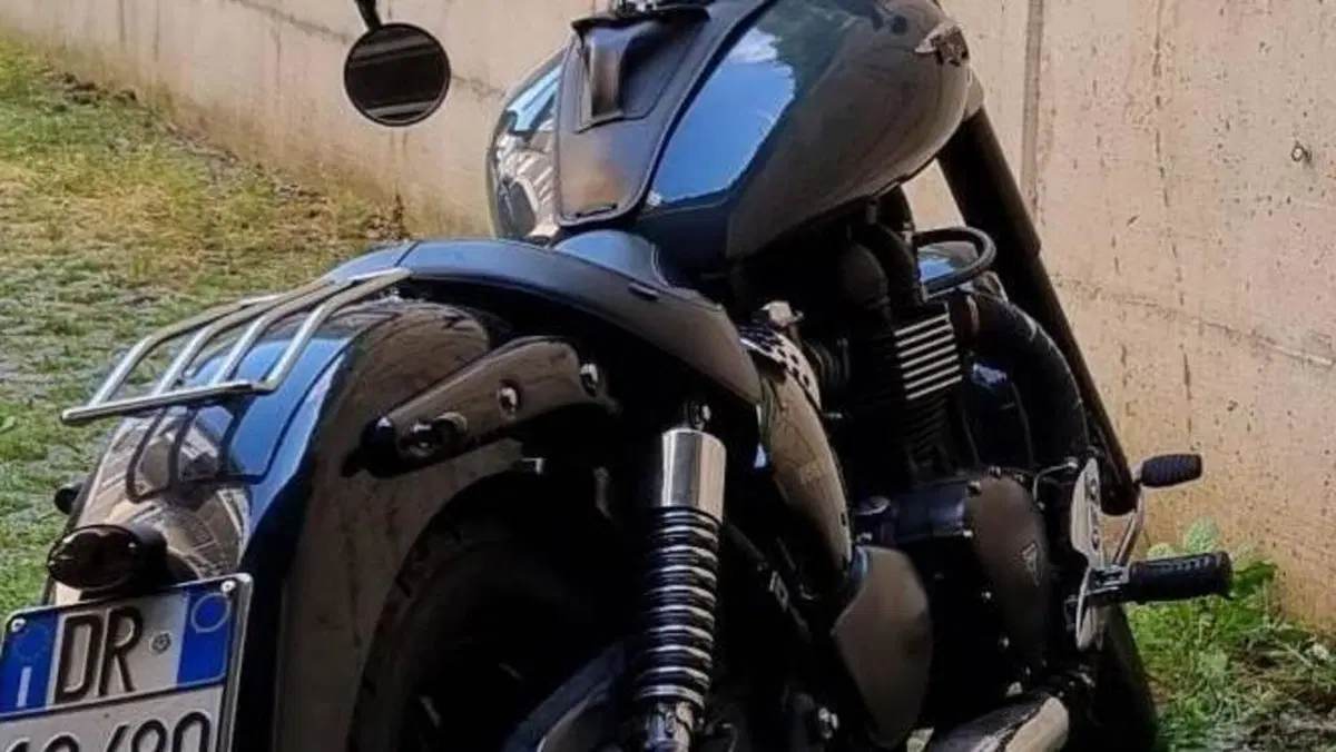 Triumph Speedmaster 865 (2005 - 10)  (2)