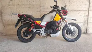 Moto Guzzi V85 TT Evocative Graphics (2019 - 20) 