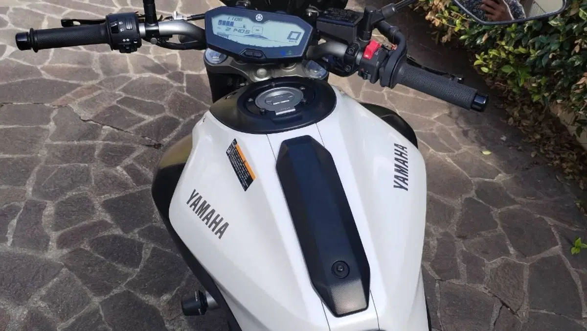 Yamaha MT-07 (2014 - 16)  (2)