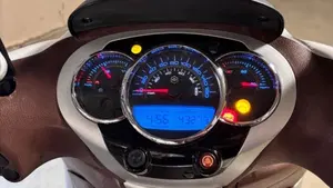 Piaggio Beverly 300 i.e. ABS-ASR (2016 - 20)  (8)