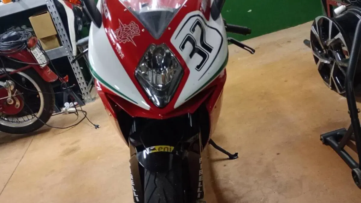MV Agusta F3 800 RC (2015 - 17)  (8)