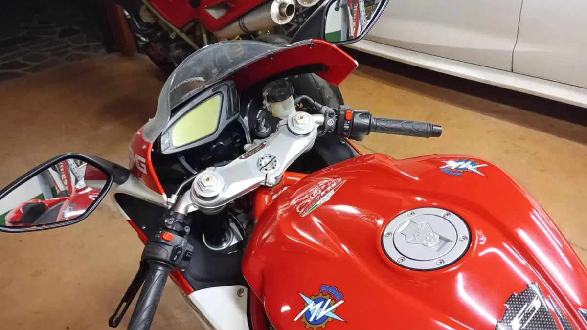 MV Agusta F3 800 RC (2015 - 17)  (11)