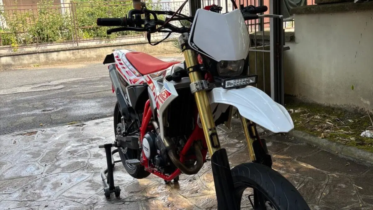 Betamotor RR 125 4T Motard LC (2021 - 23)  (2)