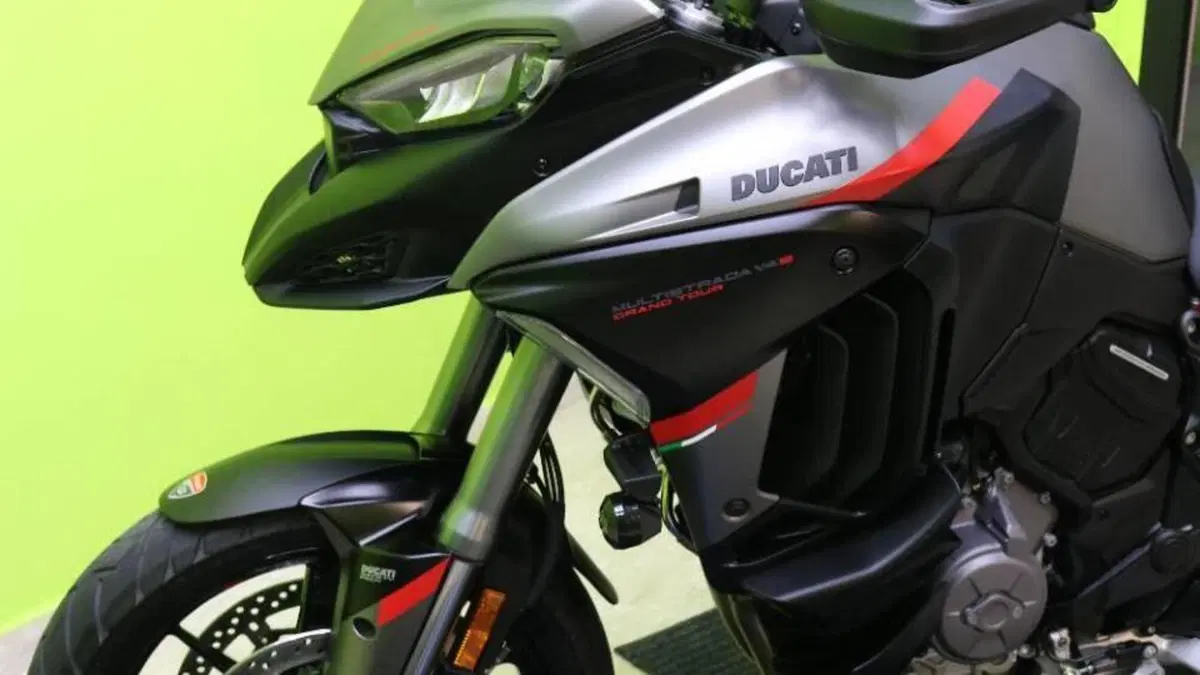 Ducati Multistrada V4 S Grand Tour (2024)  (2)