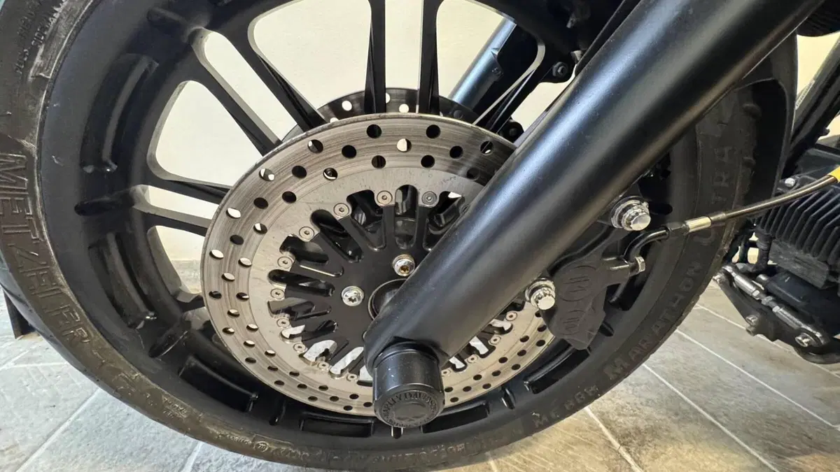 Harley-Davidson 1584 Street Bob (2008 - 15) - FXDB  (9)