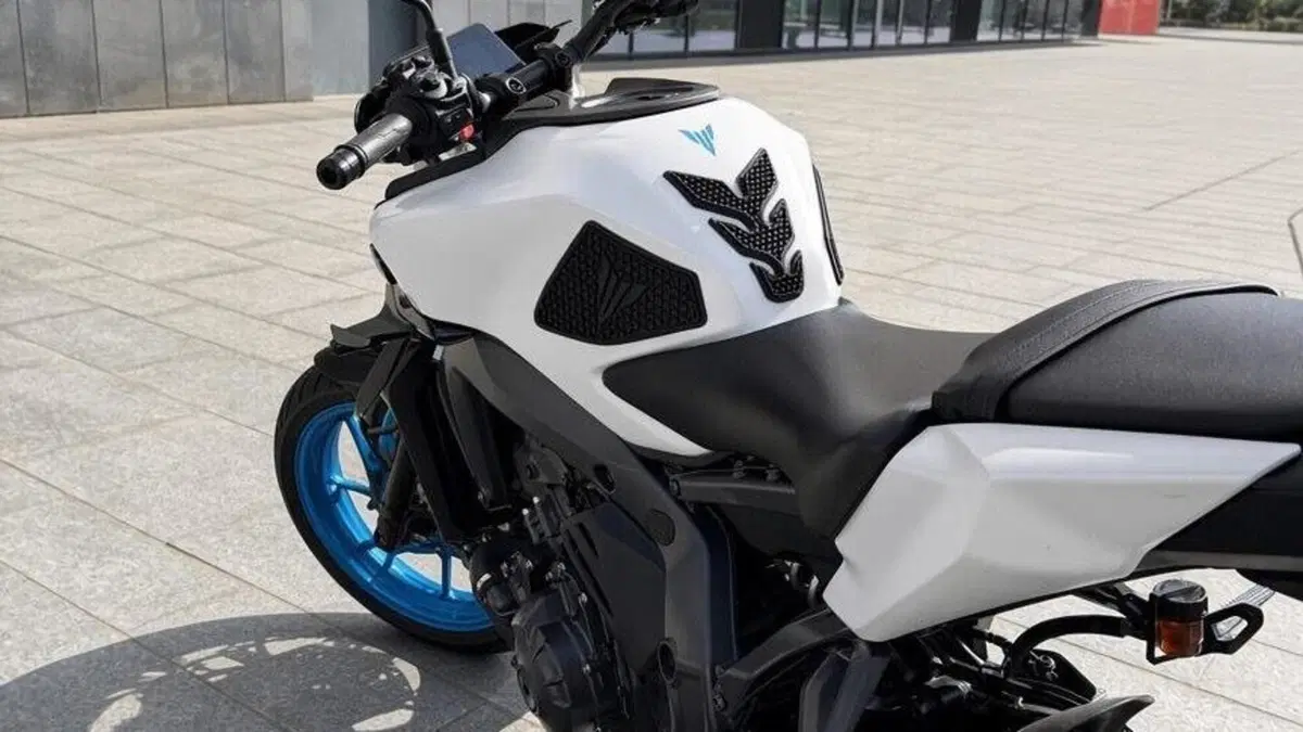 Yamaha MT-09 Y-AMT (2024 - 26)  (3)