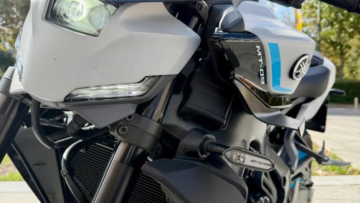 Yamaha MT-09 Y-AMT (2024 - 26)  (6)