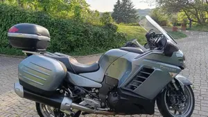 Kawasaki GTR 1400 (2007 - 09)  (2)