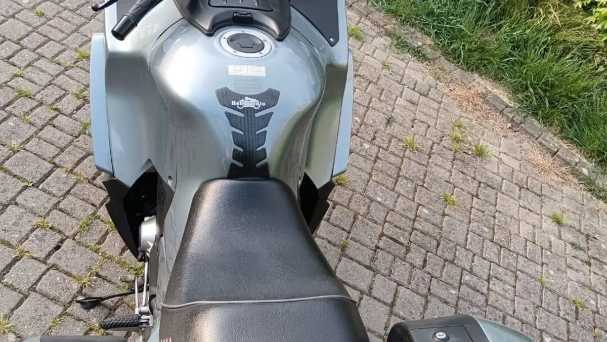 Kawasaki GTR 1400 (2007 - 09)  (3)