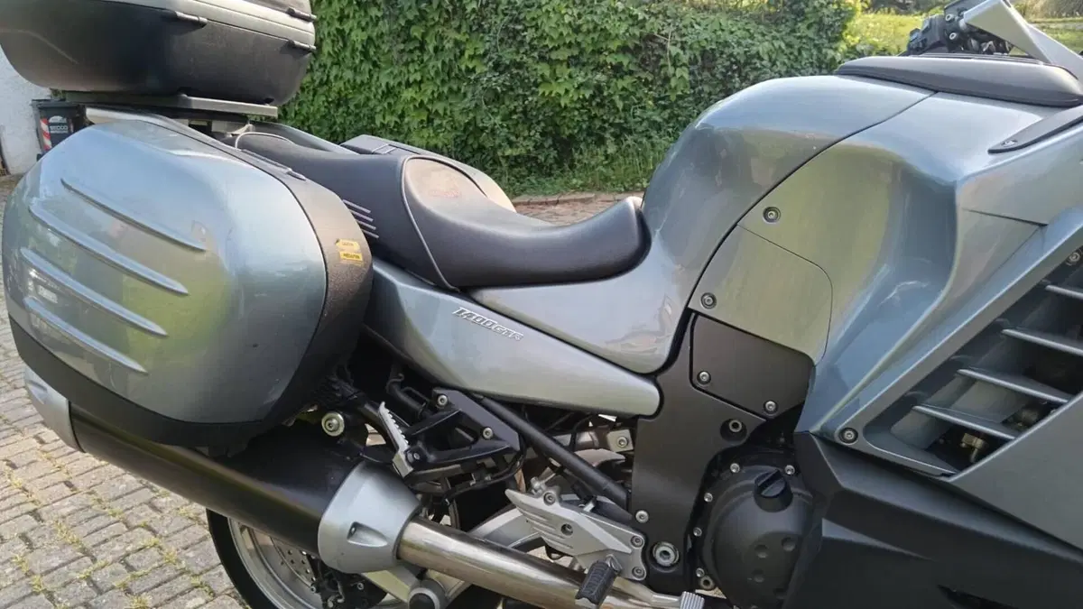 Kawasaki GTR 1400 (2007 - 09)  (10)