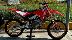 Honda CRF 450R (2023) 