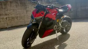 Ducati Streetfighter V2 (2022 - 24) 