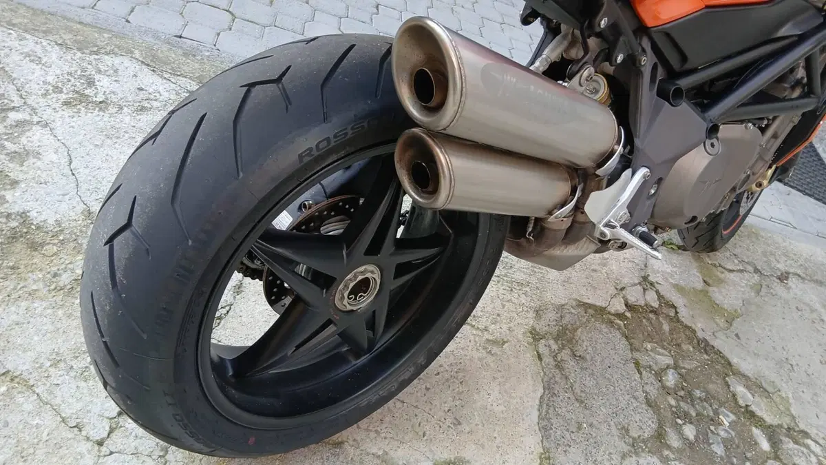 MV Agusta Brutale 989 R  (5)