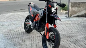 KTM 690 SMC R (2021 - 22)  (2)