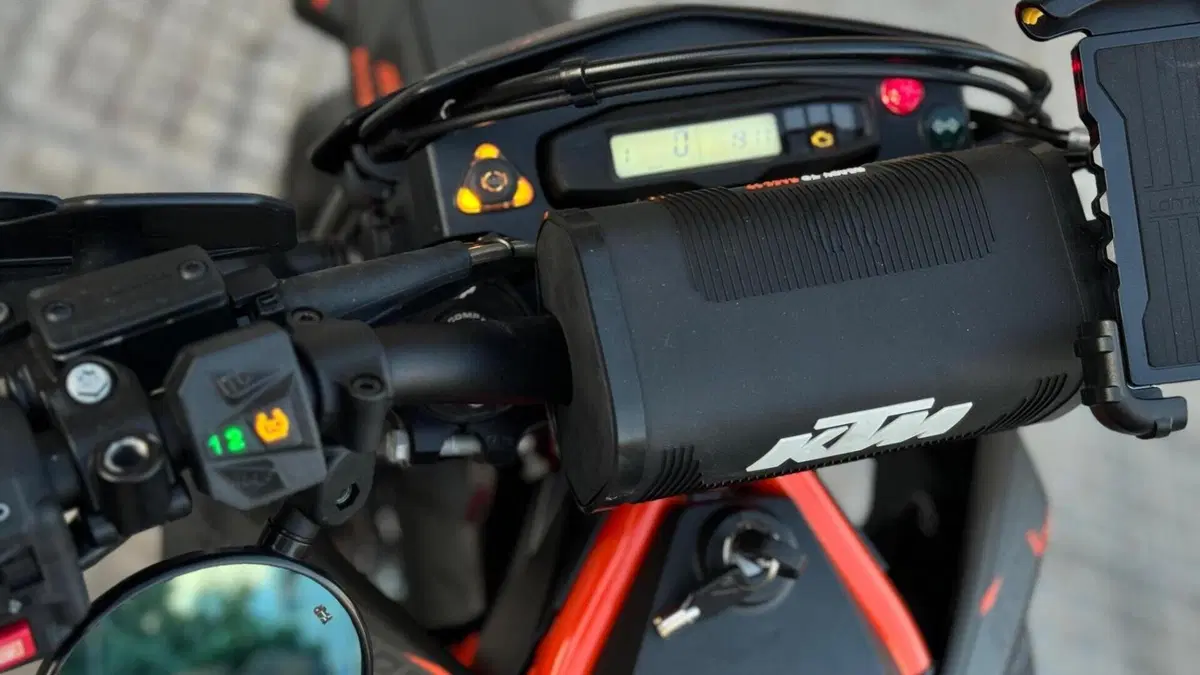 KTM 690 SMC R (2021 - 22)  (4)
