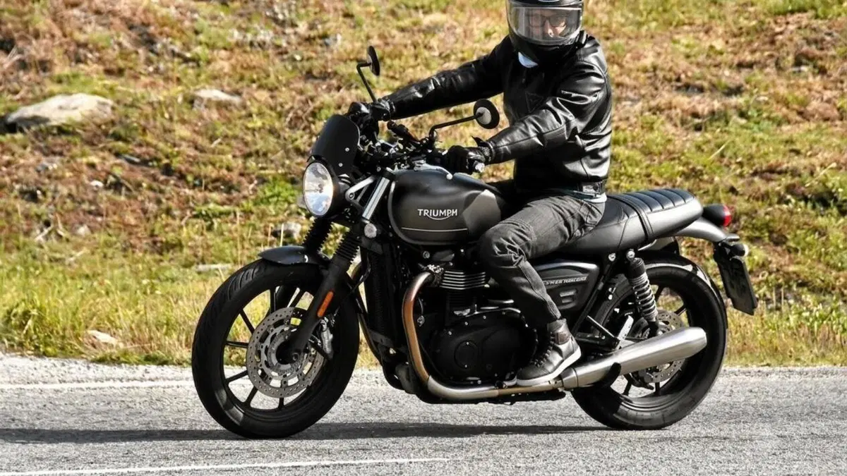 Triumph Speed Twin 900 (2023 - 24)  (4)