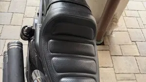 Harley-Davidson 1200 Custom (2017) - XL 1200C  (10)