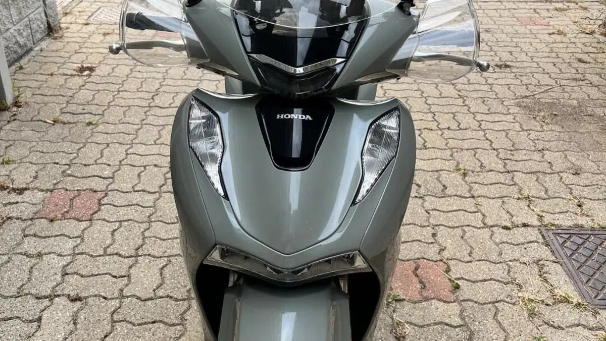 Honda SH 150i (2024 - 25)  (3)