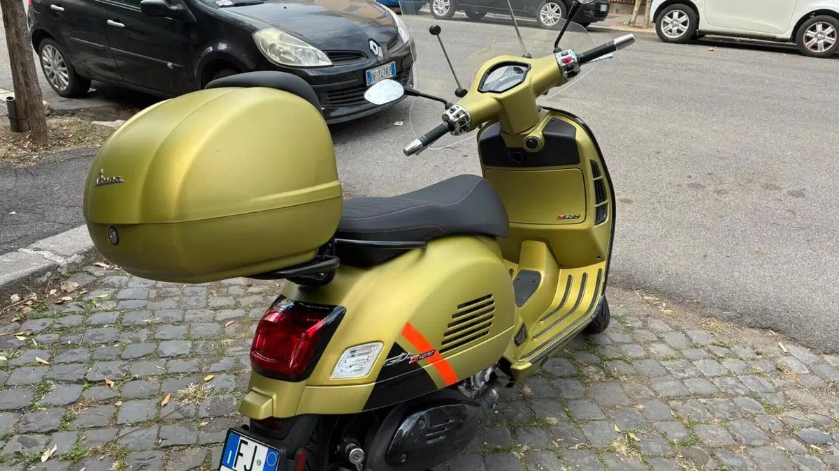 Vespa GTS 300 Super (2023 - 24)  (5)