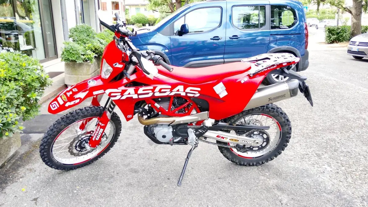 GASGAS ES 700 (2022 - 26) 