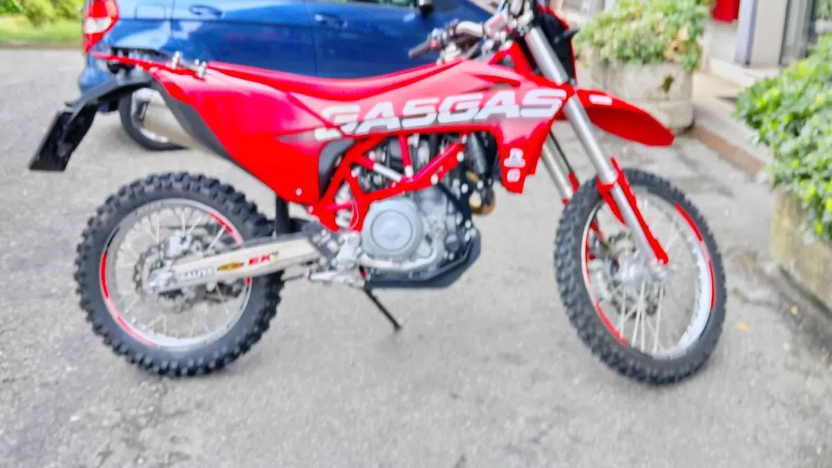 GASGAS ES 700 (2022 - 26)  (2)
