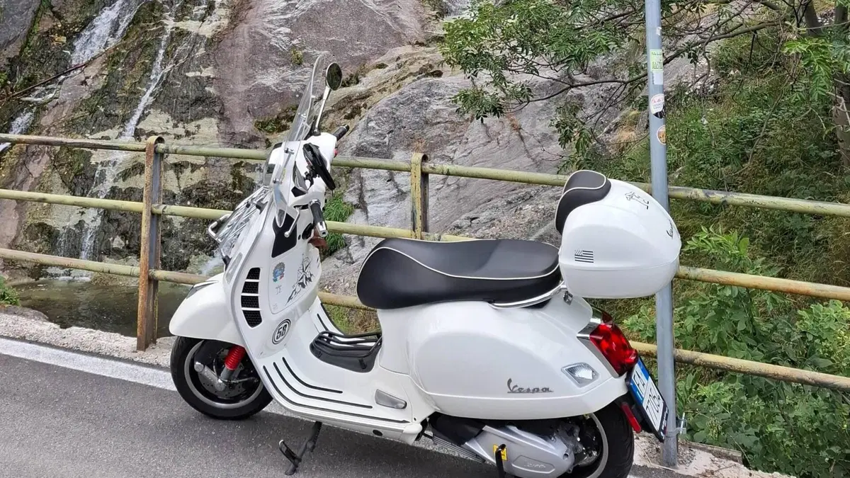 Vespa GTS 300 Hpe (2021 - 22) 