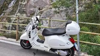 Vespa GTS 300 Hpe (2021 - 22) usata