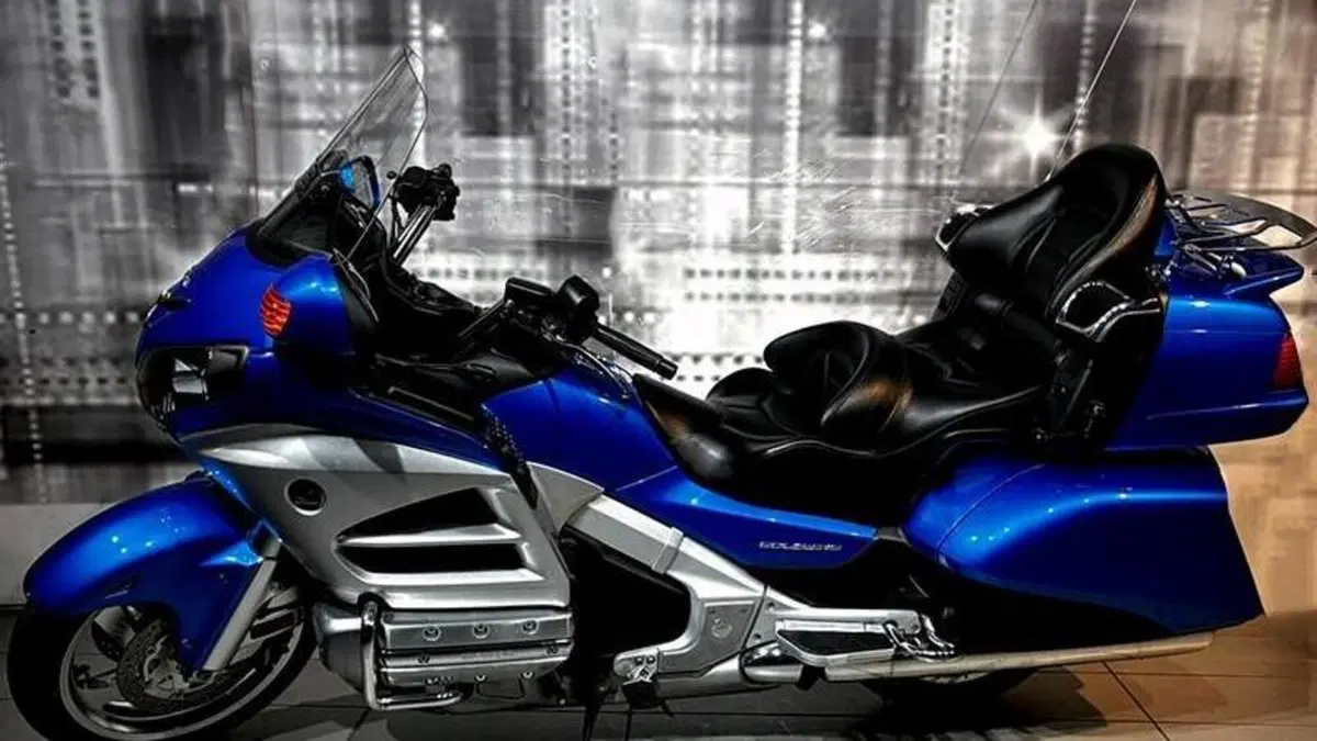 Honda GL 1800 Gold Wing (2012 - 17)  (2)