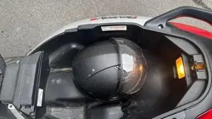 Piaggio Beverly 300 Hpe (2021)  (9)