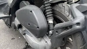 Piaggio Beverly 300 Hpe (2021)  (6)