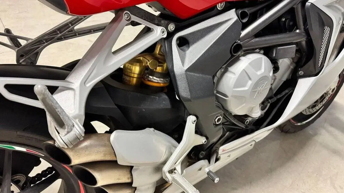 MV Agusta F3 800 EAS (2013 - 15)  (3)
