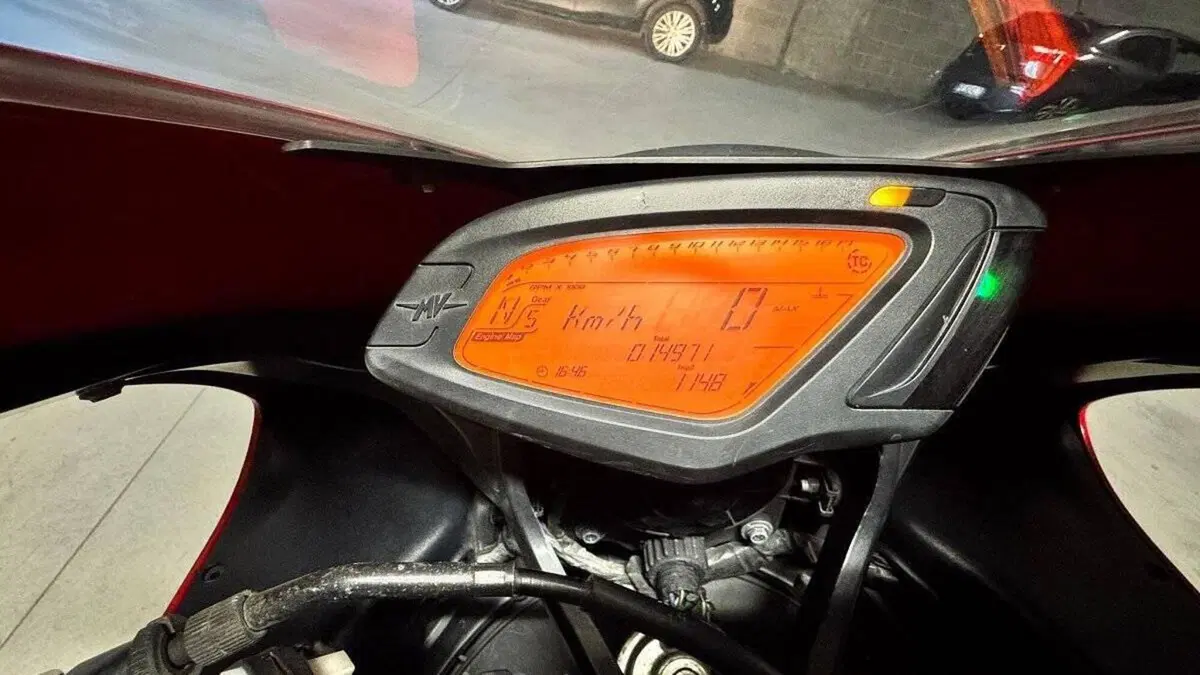 MV Agusta F3 800 EAS (2013 - 15)  (5)