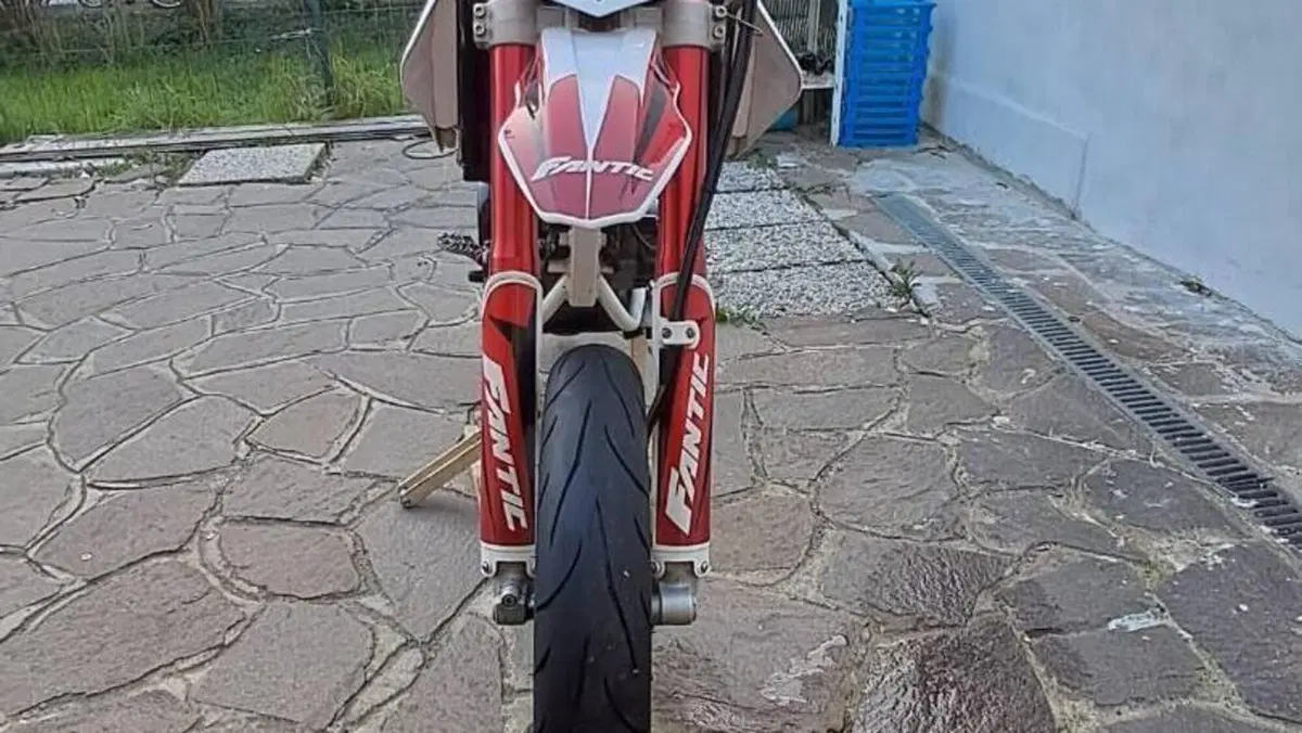 Fantic Motor Motard 125 M Performance 4t (2017)  (2)