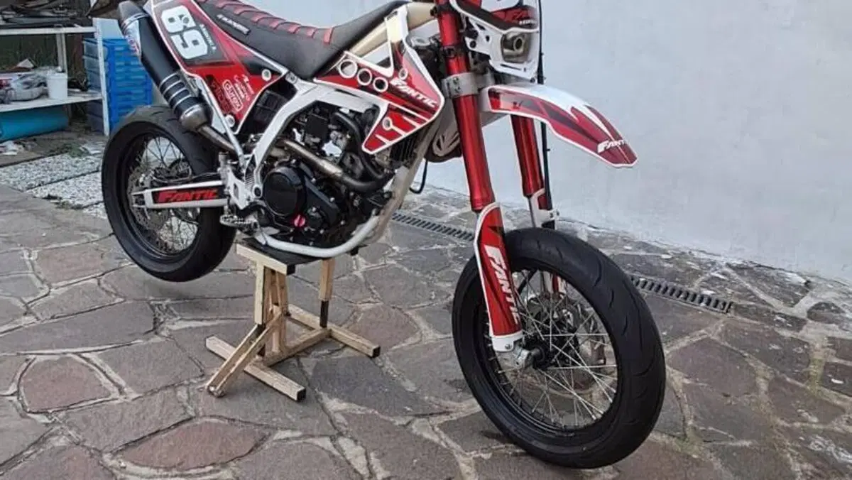 Fantic Motor Motard 125 M Performance 4t (2017)  (3)
