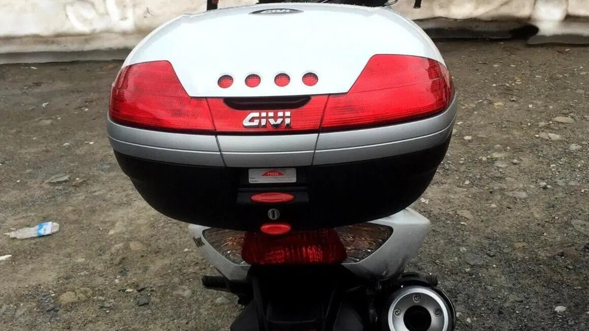 Yamaha T-Max 500 White Max (2010 - 11)  (2)