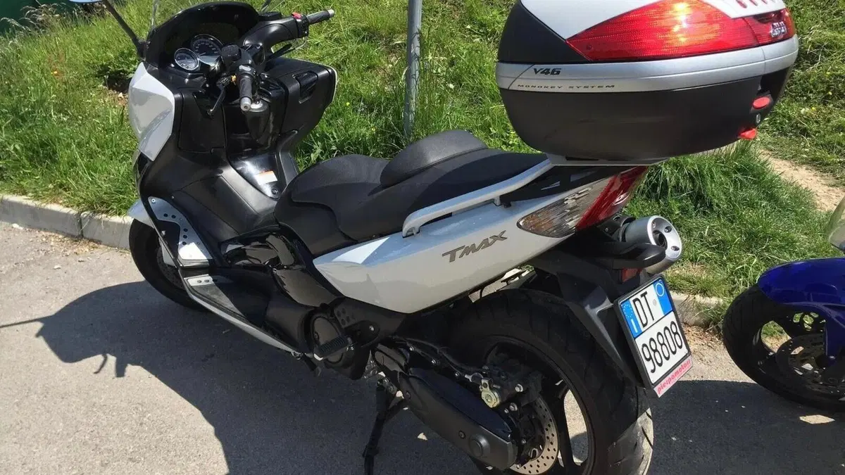 Yamaha T-Max 500 White Max (2010 - 11)  (3)